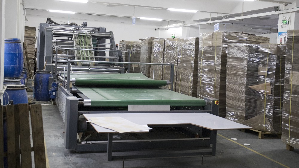 自動(dòng)裱瓦楞機(jī)